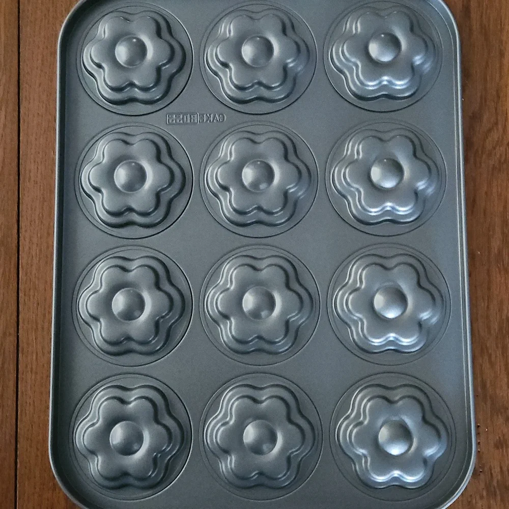 Cake Boss Devoted to Dessert Flower Mold Cookie Pan. Never used.